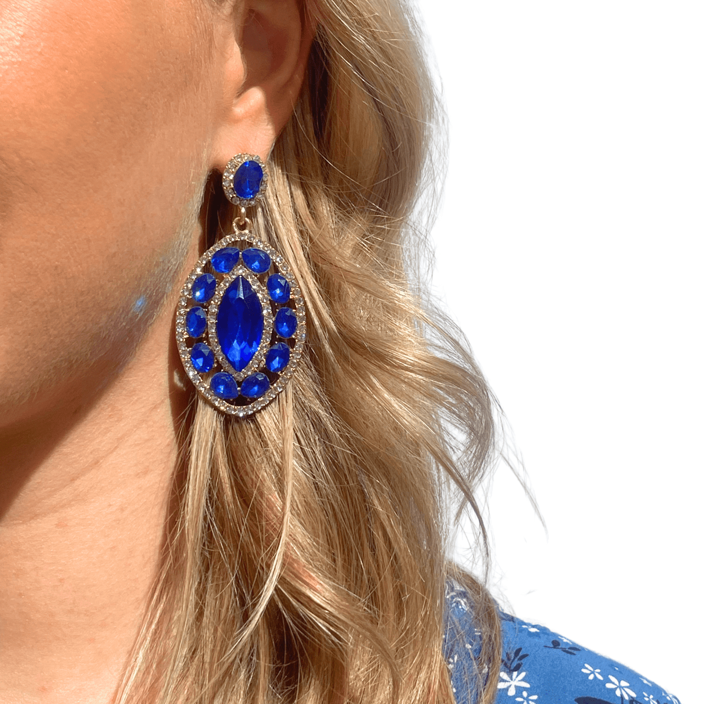 Photo Portée Boucles d'Oreilles Pendantes Divine