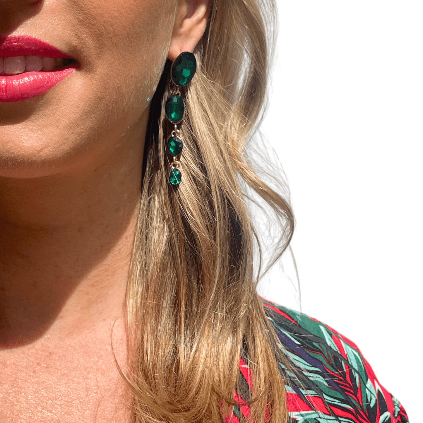 Photo Portée Boucles d'Oreilles Pendantes Emeraude