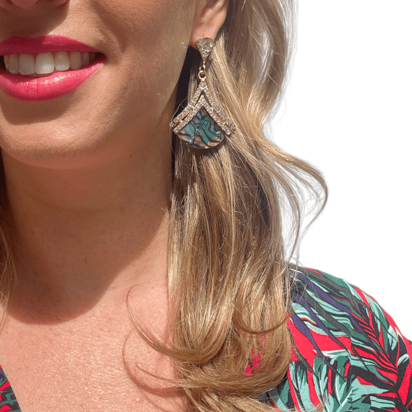 Photo Portée Boucles d'Oreilles Pendantes Iridescence