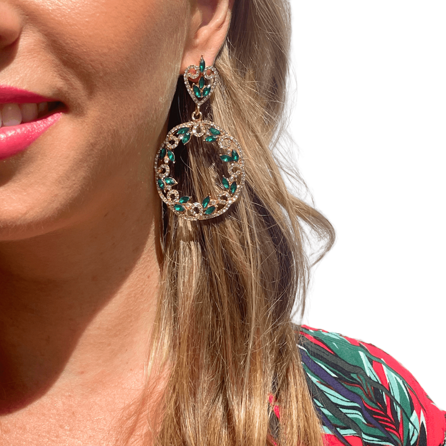 Photo Portée Boucles d'Oreilles Pendantes Majestueuses