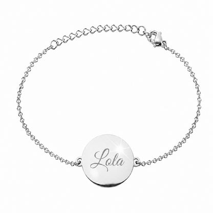Bracelet médaille ovale personnalisable en acier inoxydable argent avec gravure prénom sur chaîne fine ajustable.