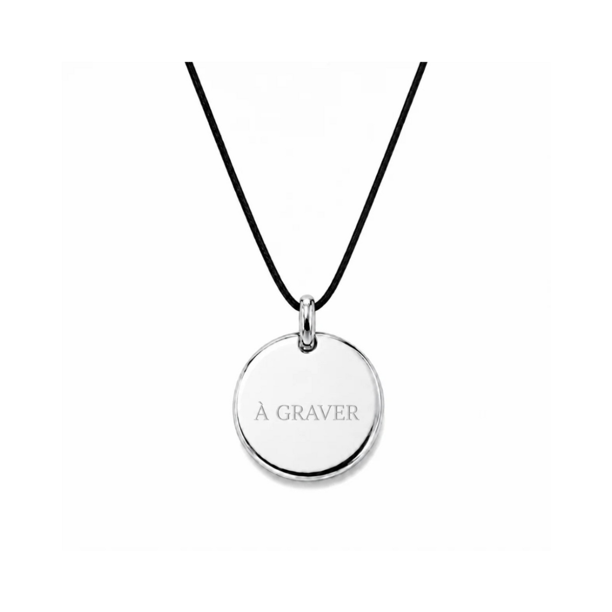 collier médaille argentée 8 mm ou 15 mm à graver sur cordon noir.