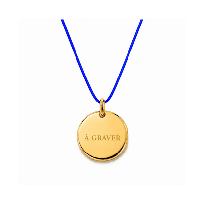 collier cordon de couleur bleu roi avec fermoir et médaille dorée  graver 8 mm ou 15 mm au choix 