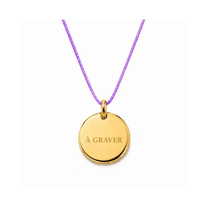 collier cordon de couleur mauve avec fermoir et médaille dorée  graver 8 mm ou 15 mm au choix 
