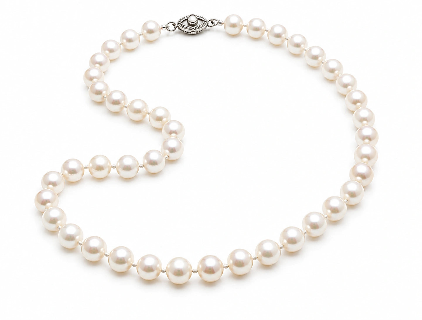 Collier élégant composé de perles blanches nacrées avec fermoir argenté – Les Inséparables