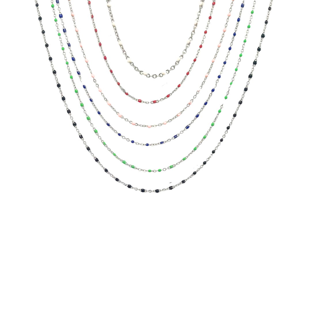 Collier chaîne fine en acier inoxydable argenté avec petites perles de résine colorées