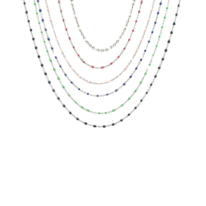 Collier chaîne fine en acier inoxydable argenté avec petites perles de résine colorées