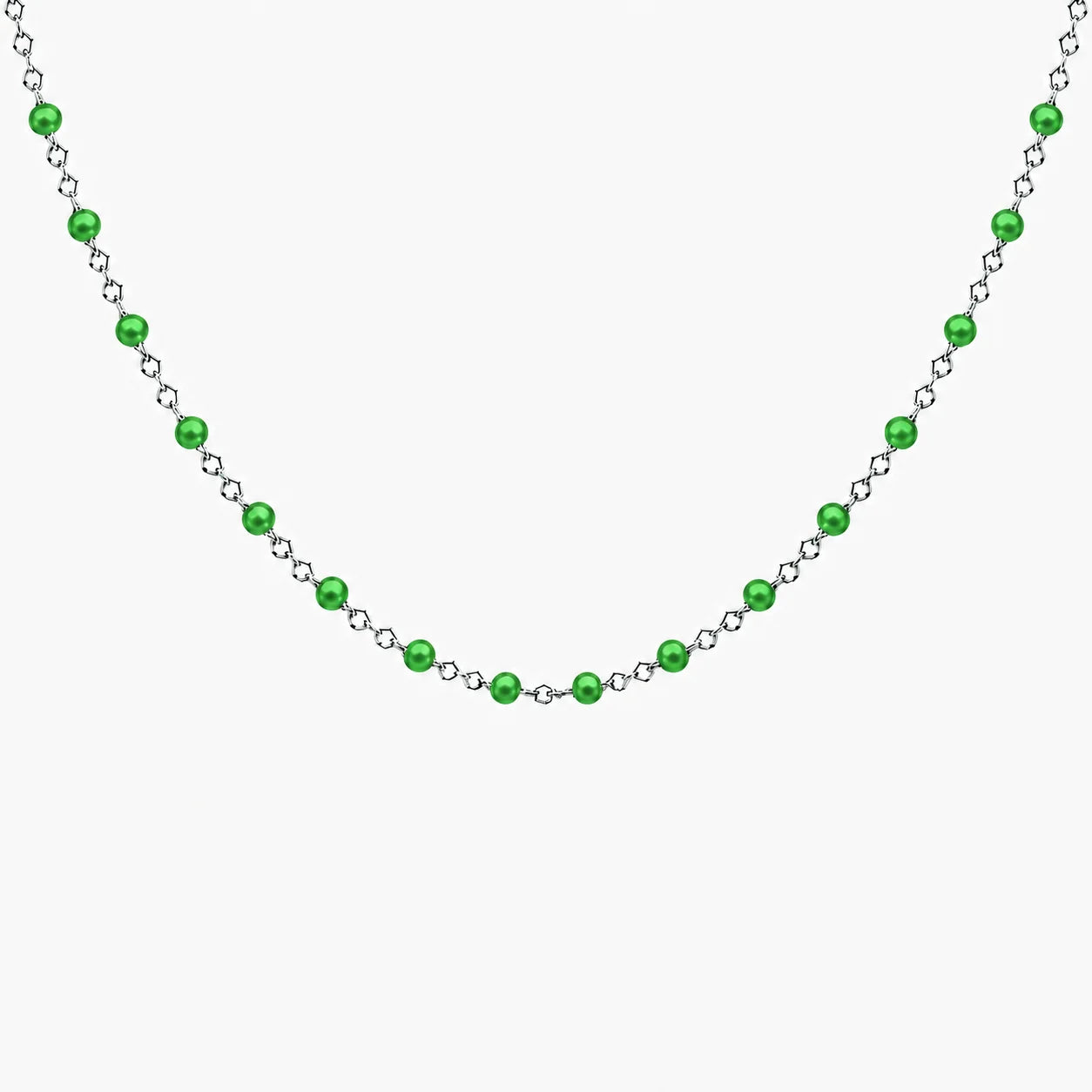 Collier chaîne fine en acier inoxydable argenté avec petites perles de résine vertes 