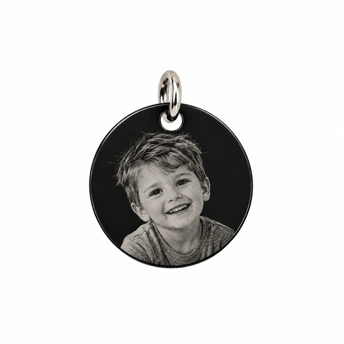 Pendentif médaille acier noir gravée du portrait photo d’un enfant