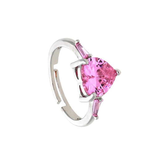 Bague cœur rose argentée Girly en acier inoxydable, vue de face sur fond blanc