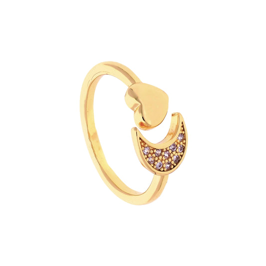 Bague lune dorée Luna avec cœur et croissant serti de zirconiums, vue de face sur fond blanc