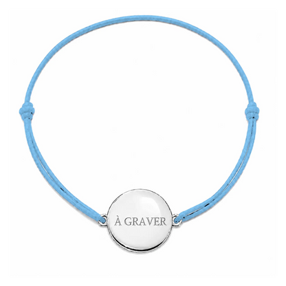 Bracelet cordon mixte et ajustable personnalisé avec médaille argentée à graver et cordon bleu clair
