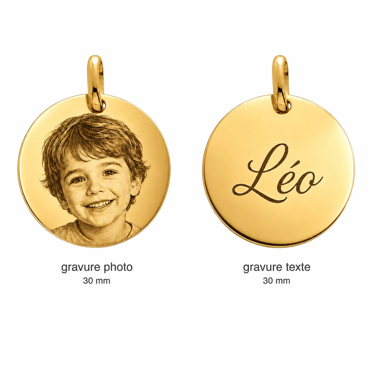 Médaille de 30mm gravée dorée – exemple de personnalisation initiales
