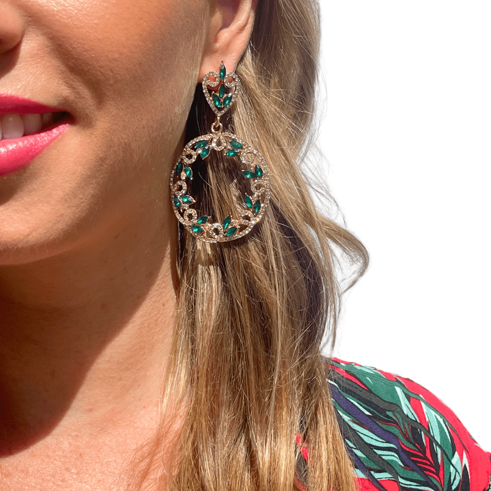 Photo Portée Boucles d'Oreilles Pendantes Majestueuses