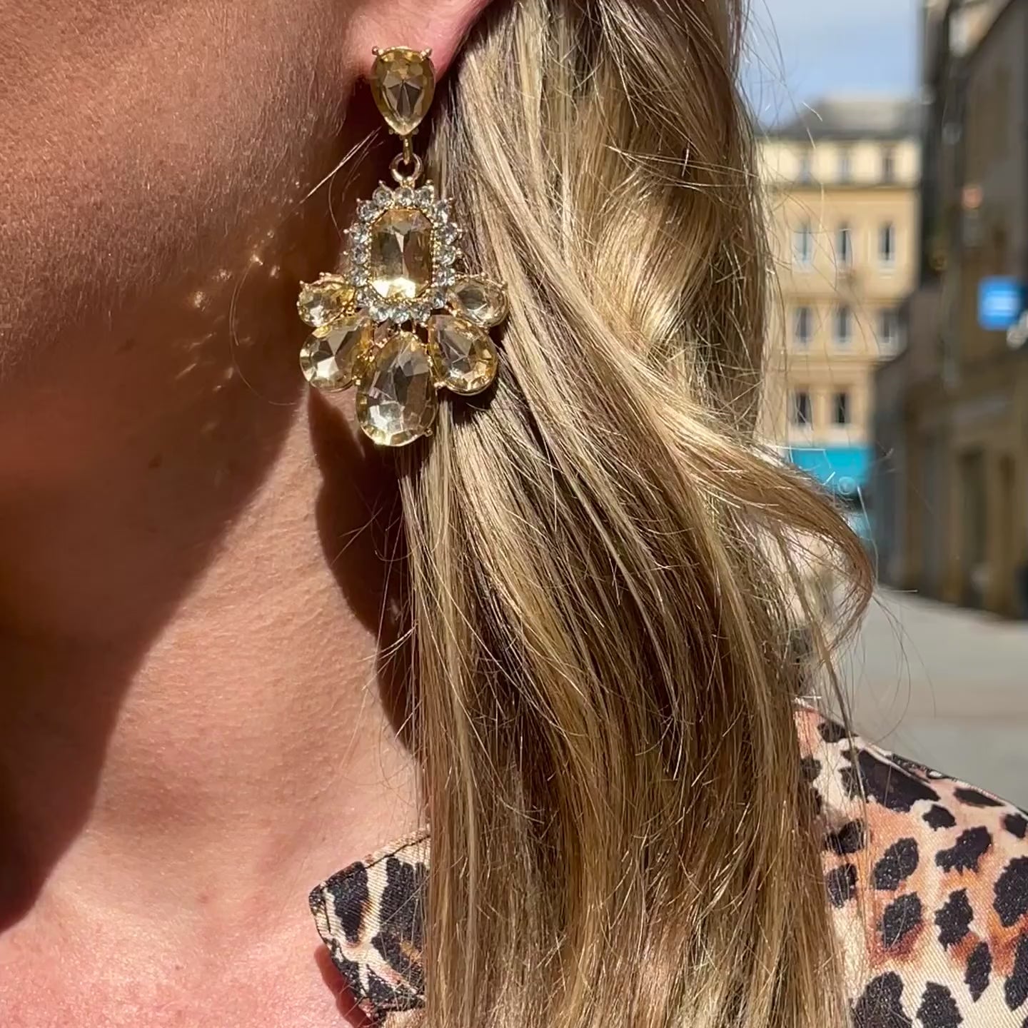 Vidéo Portée Boucles d'Oreilles Pendantes Rayons d'Or