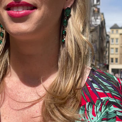 Vidéo Portée Boucles d'Oreilles Pendantes Émeraude