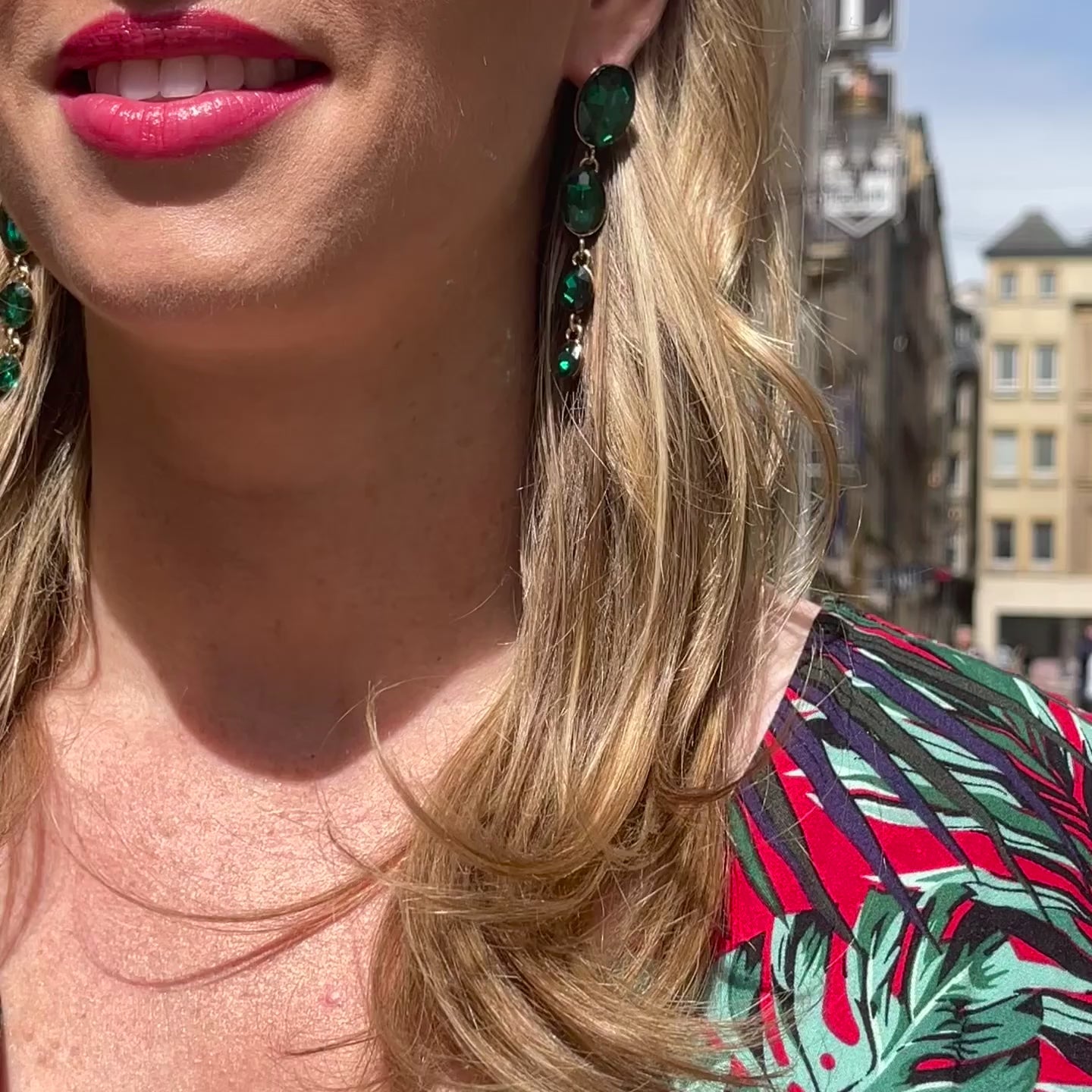 Vidéo Portée Boucles d'Oreilles Pendantes Émeraude