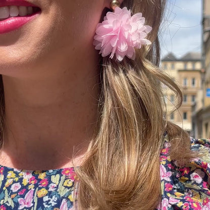 Vidéo Portée Boucles d'Oreilles Pendantes Hortensia